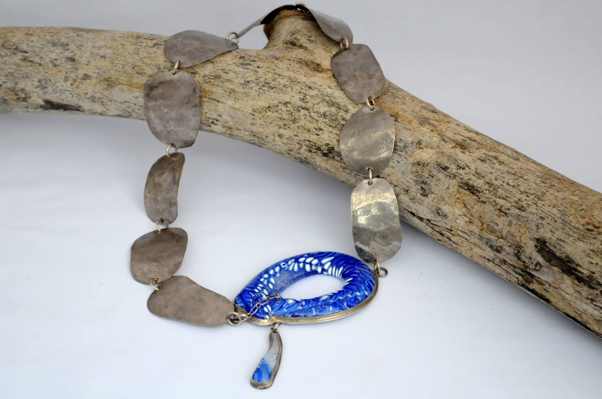 Cintura in rame argentato e vetrofusione